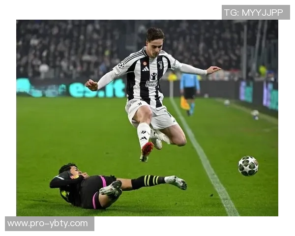 儒尼奥尔精彩助攻助埃因霍温逆转那不勒斯实现反超胜利